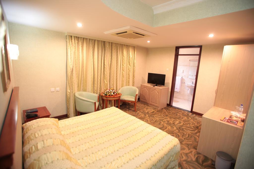 Kyambogo  City Royal Resort Hotel المظهر الخارجي الصورة