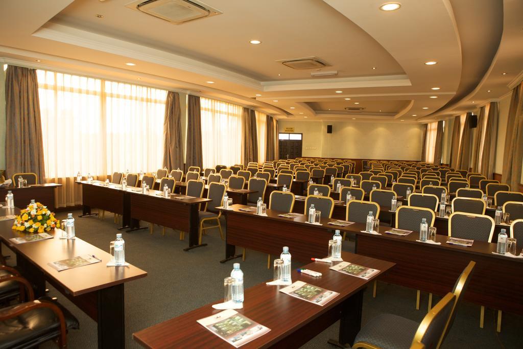 Kyambogo  City Royal Resort Hotel الغرفة الصورة