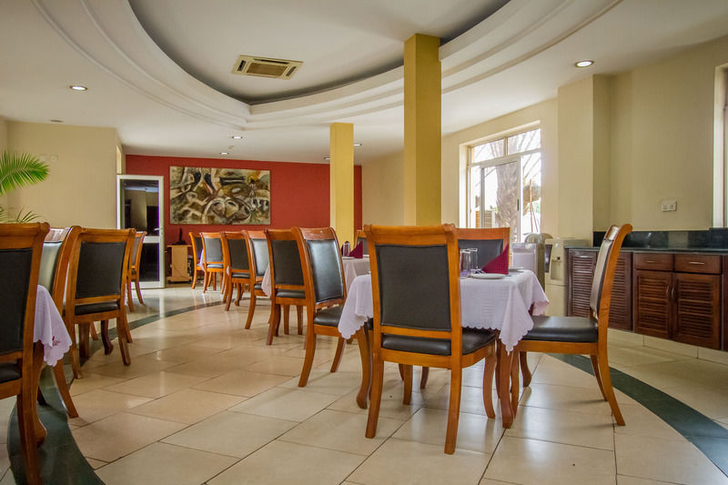 Kyambogo  City Royal Resort Hotel المظهر الخارجي الصورة