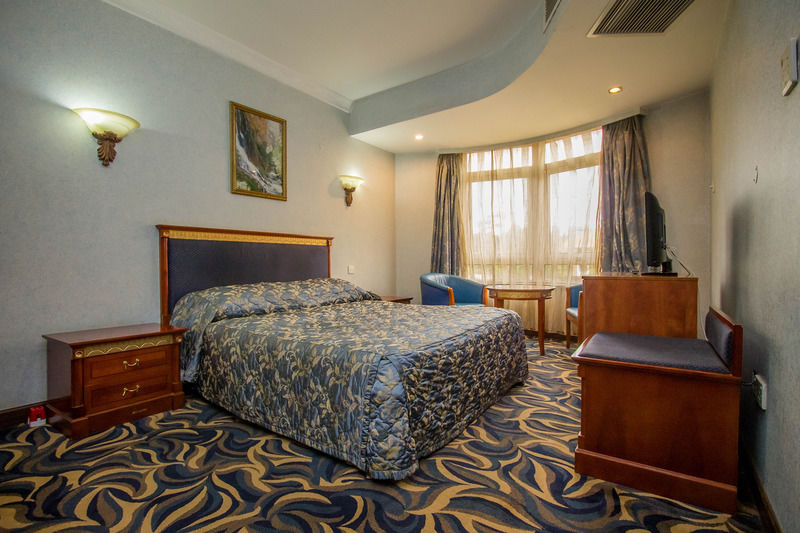 Kyambogo  City Royal Resort Hotel المظهر الخارجي الصورة