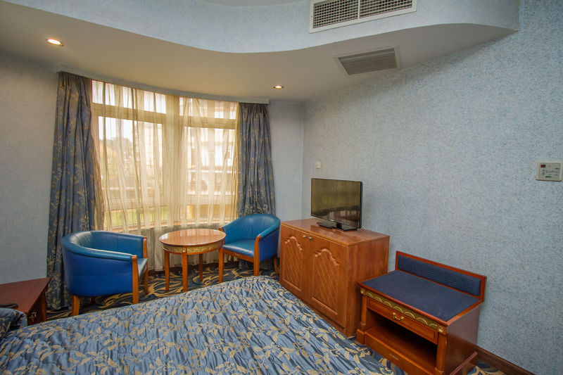 Kyambogo  City Royal Resort Hotel المظهر الخارجي الصورة