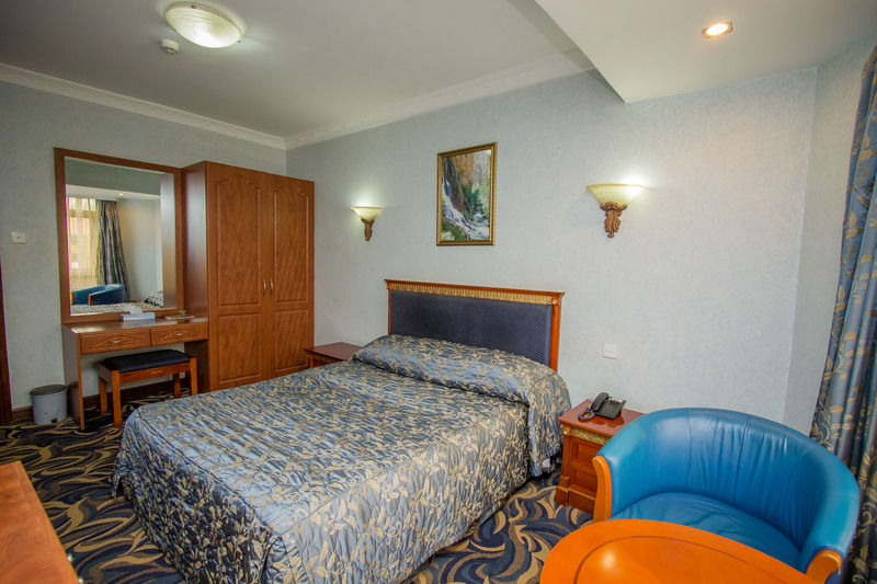 Kyambogo  City Royal Resort Hotel المظهر الخارجي الصورة