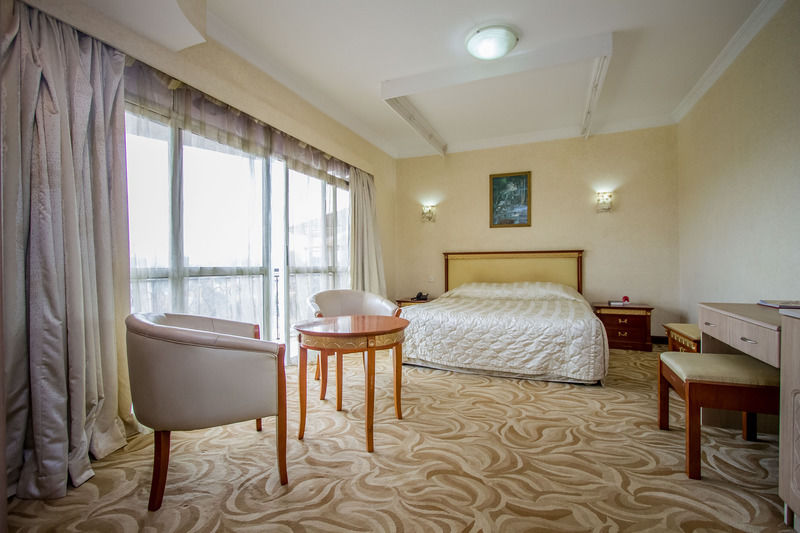 Kyambogo  City Royal Resort Hotel المظهر الخارجي الصورة