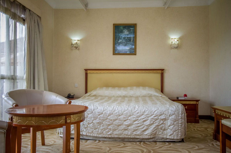 Kyambogo  City Royal Resort Hotel المظهر الخارجي الصورة
