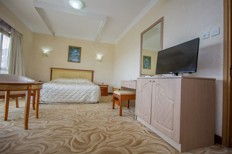 Kyambogo  City Royal Resort Hotel المظهر الخارجي الصورة