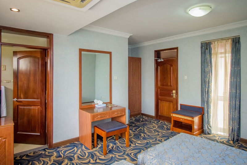 Kyambogo  City Royal Resort Hotel المظهر الخارجي الصورة