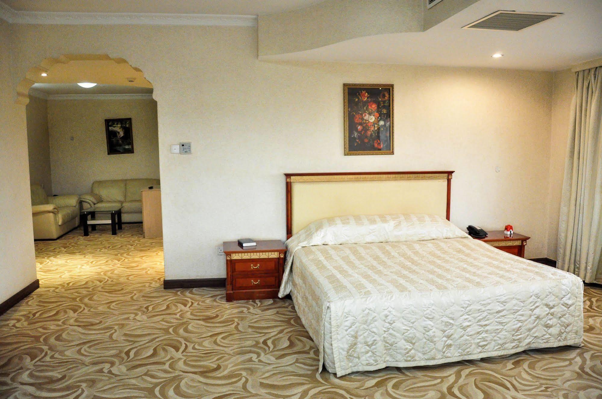 Kyambogo  City Royal Resort Hotel المظهر الخارجي الصورة