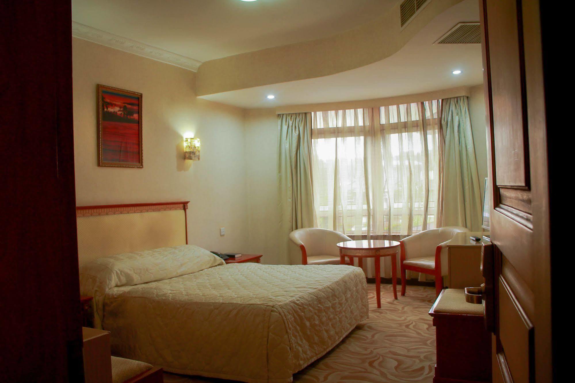 Kyambogo  City Royal Resort Hotel المظهر الخارجي الصورة