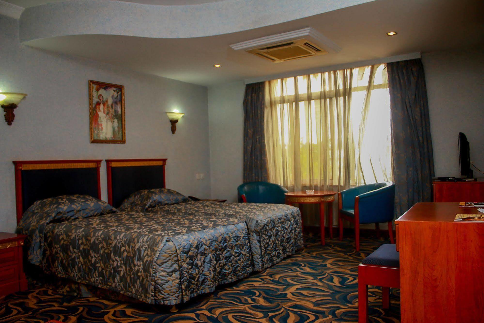 Kyambogo  City Royal Resort Hotel المظهر الخارجي الصورة