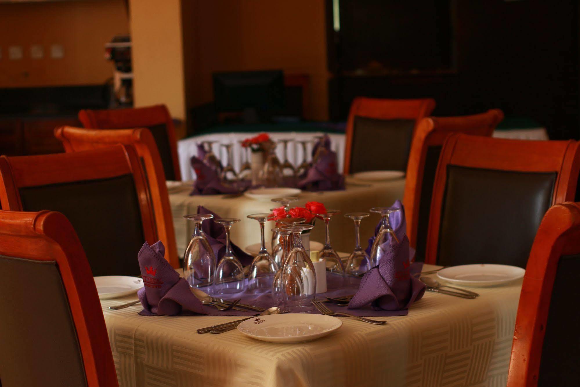 Kyambogo  City Royal Resort Hotel المظهر الخارجي الصورة