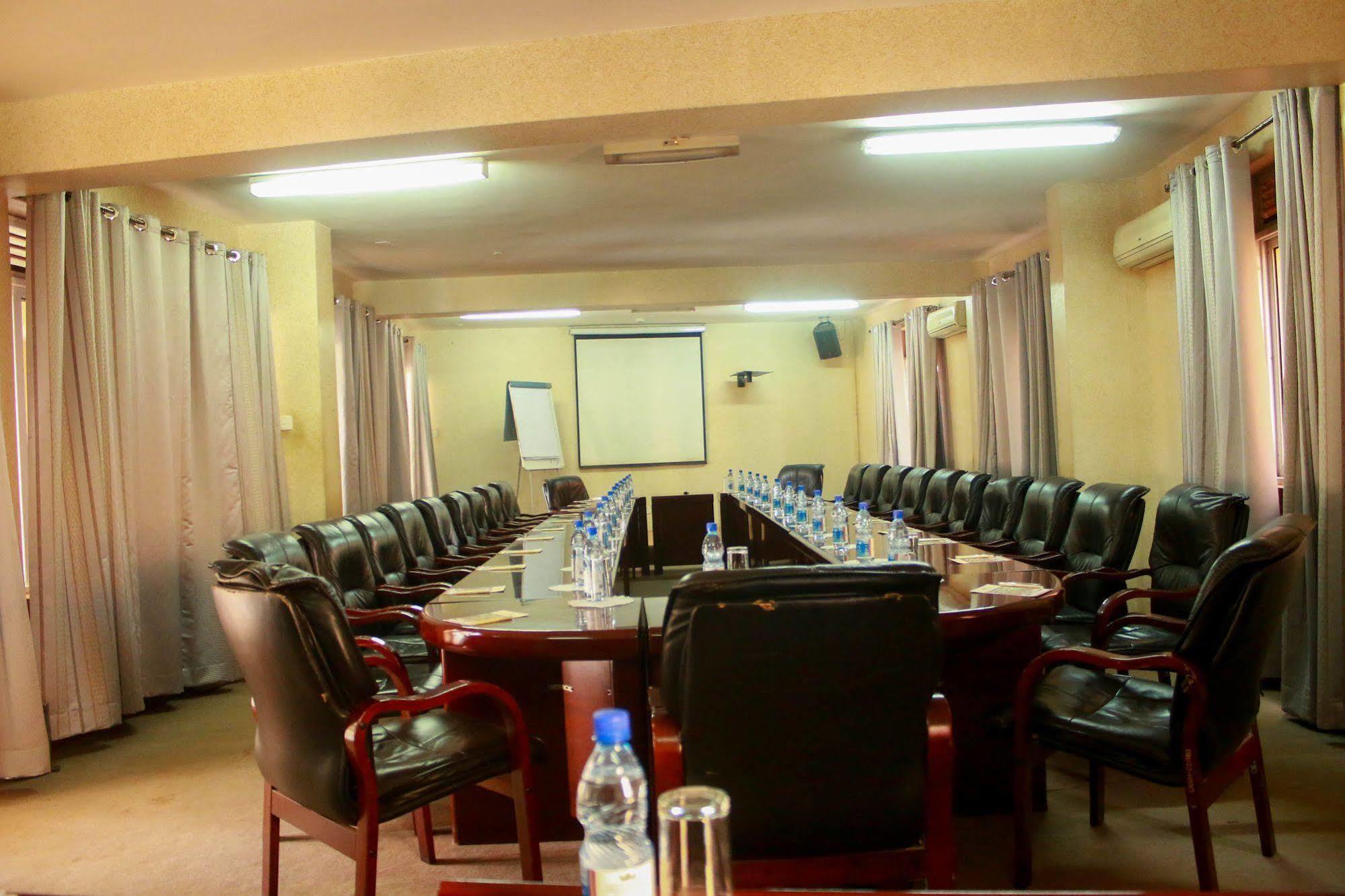 Kyambogo  City Royal Resort Hotel المظهر الخارجي الصورة
